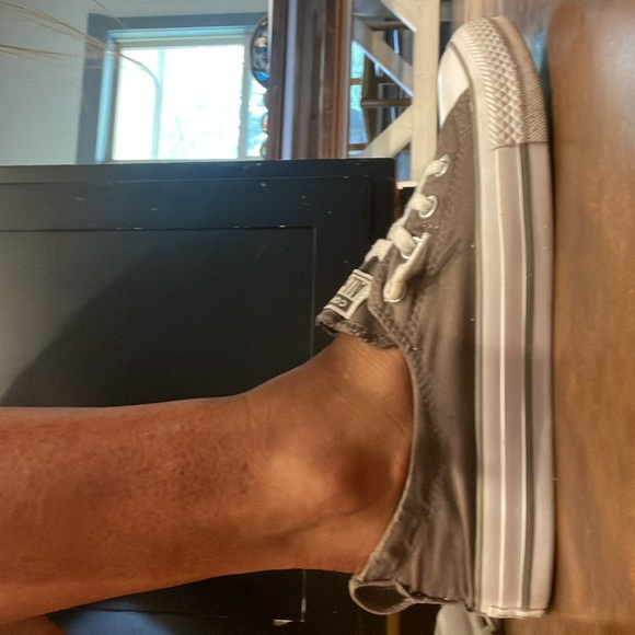 Chuck Taylor Converse - Picture 6 of 8